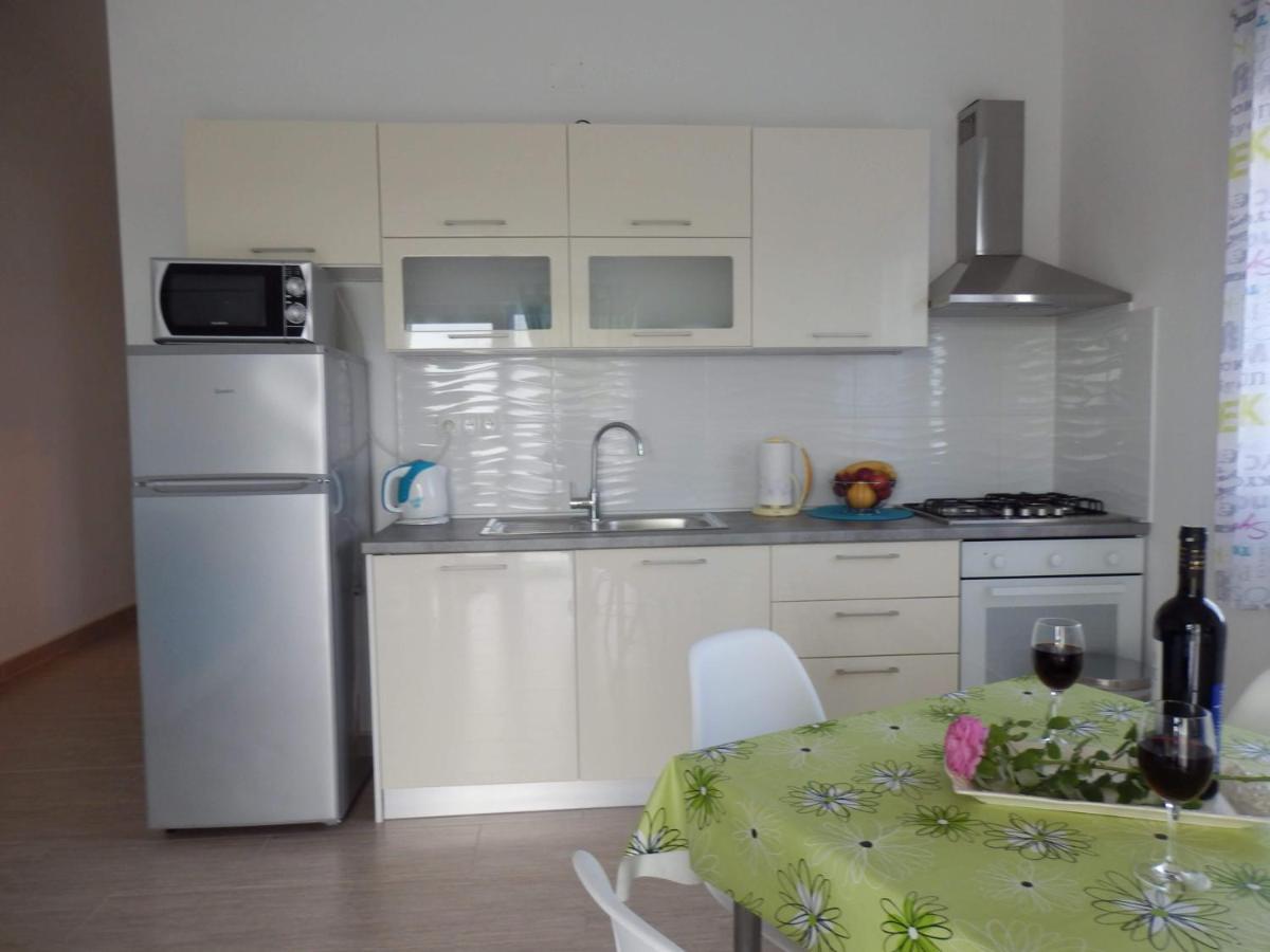 Apartman Laura Tribunj  Bagian luar foto