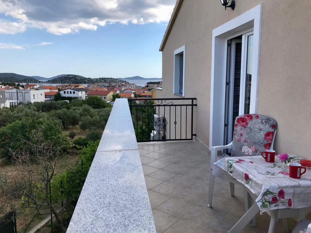 Apartman Laura Tribunj  Bagian luar foto